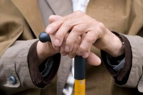 Тэтгэвэр тогтооход Утсаар ярьж, цахимаар хүсэлт өгдөг болох уу?